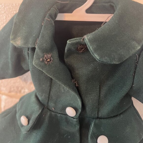 Vintage Dark Green Dressmaker Doll Coat w/ Crochet Flower Hat & Mini Hanger - Picture 6 of 10